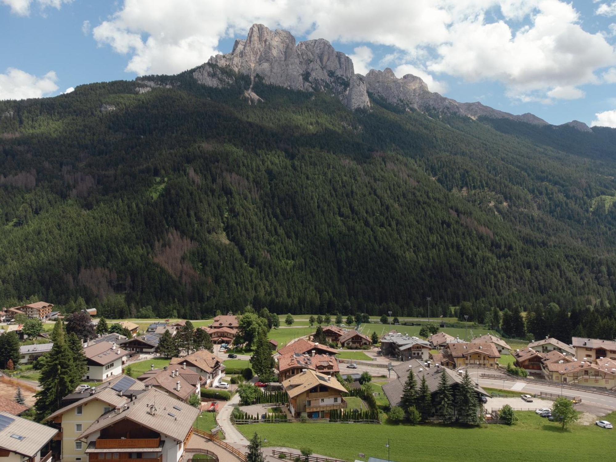 Berg Hotel Latemar Spitze Виго ди Фаса Екстериор снимка
