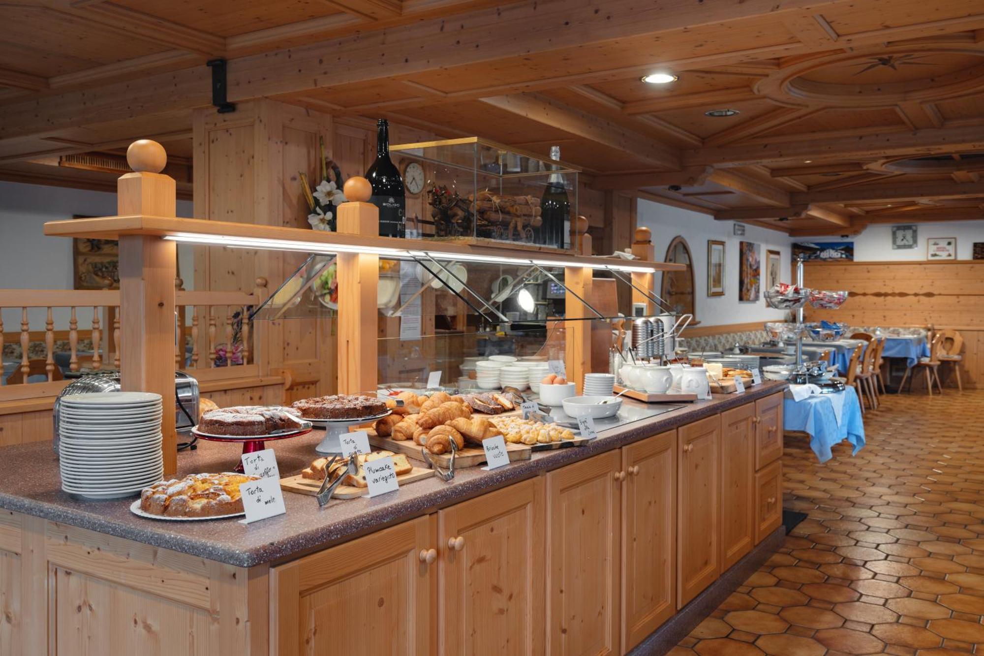 Berg Hotel Latemar Spitze Виго ди Фаса Екстериор снимка