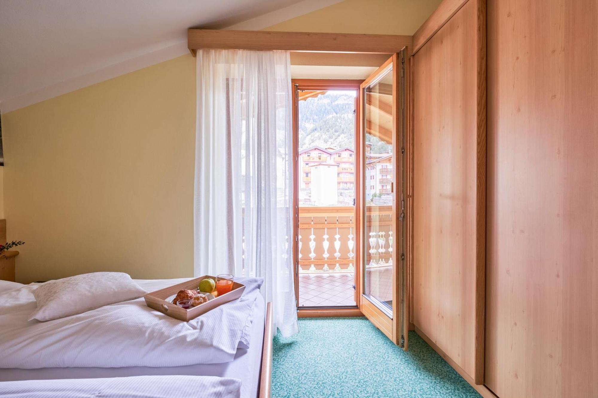 Berg Hotel Latemar Spitze Виго ди Фаса Екстериор снимка