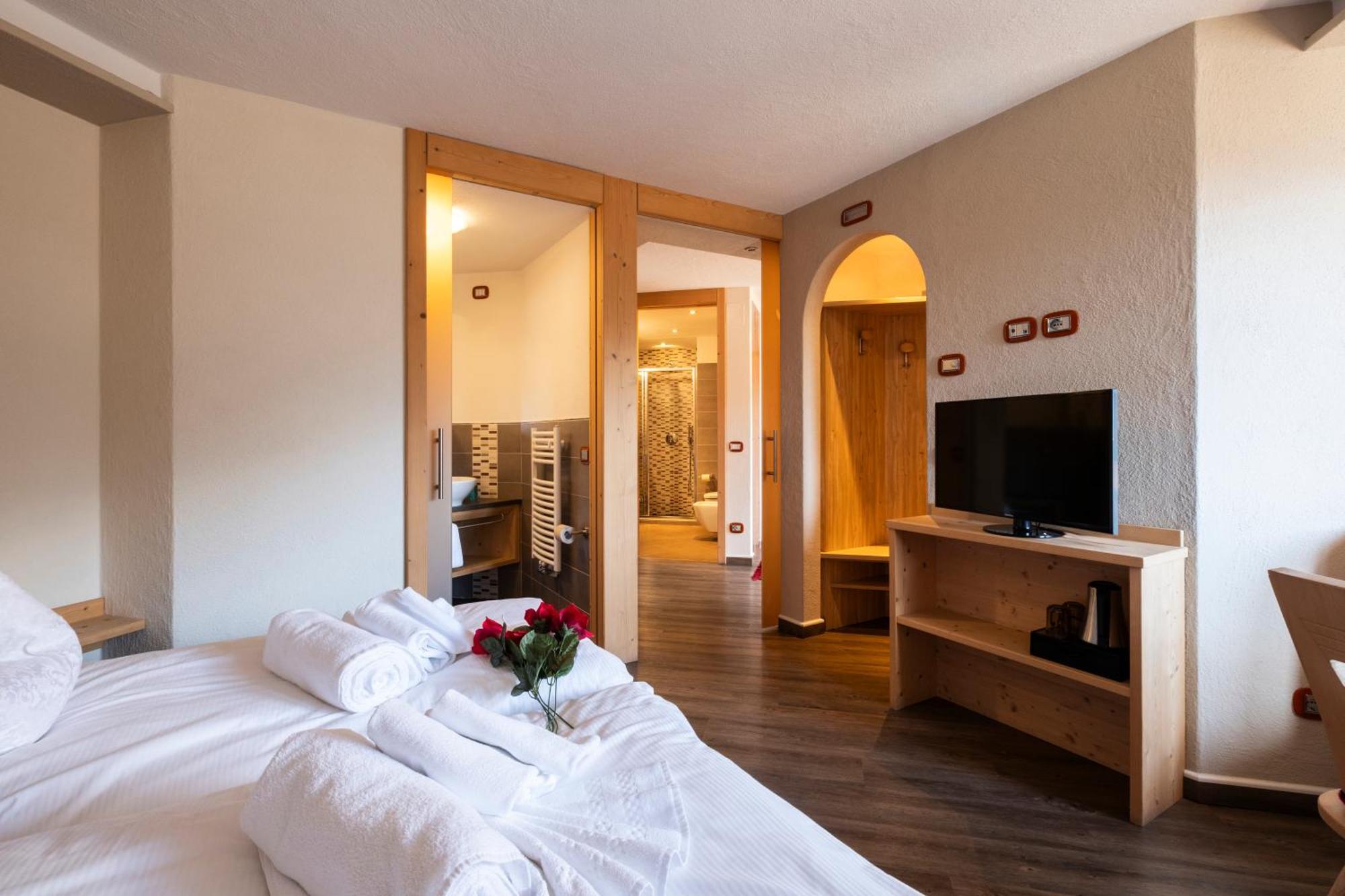 Berg Hotel Latemar Spitze Виго ди Фаса Екстериор снимка